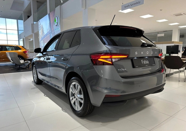 Skoda Fabia cena 97050 przebieg: 4, rok produkcji 2024 z Zawichost małe 121